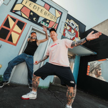 Jonny Hefty & J&oslash;den